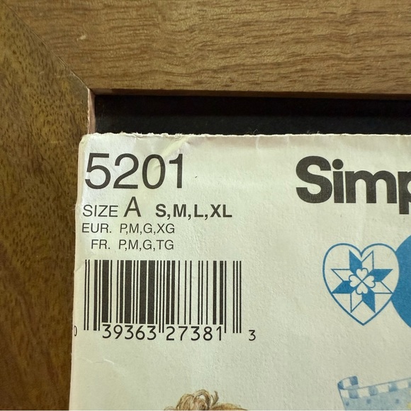 Simplicity 5201 Sewing Pattern Apron  Crafts Daisy Kingdom Apron Pattern - Picture 5 of 9